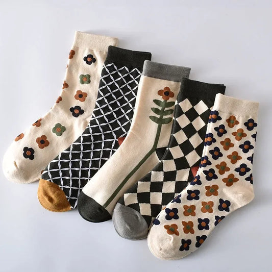 Bella Floral Diamond Grid Socks